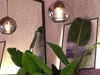 Izzywild  live sex cam