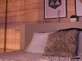 Izzywild  live sex cam