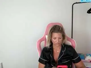 Nicolenextdoor  live sex cam