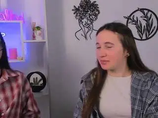 Amina-chilli  live sex cam