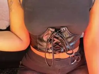 Tylla  live sex cam