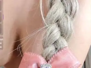 Ziraswan  live sex cam