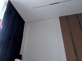 Ziraswan  live sex cam