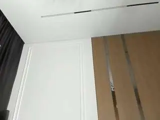 Ziraswan  live sex cam