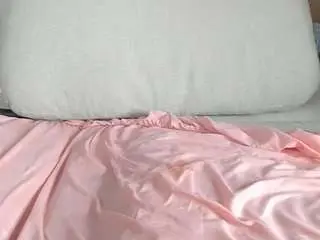 Ziraswan  live sex cam
