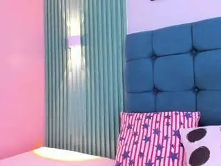 Lunabluee  live sex cam