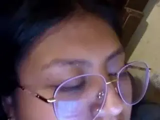 Kumy2002  live sex cam