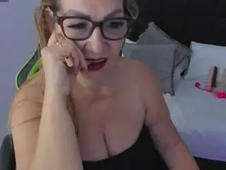 Gisela27  live sex cam