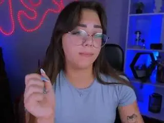 Kiki-swan  live sex cam