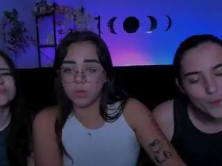 Kiki-swan  live sex cam