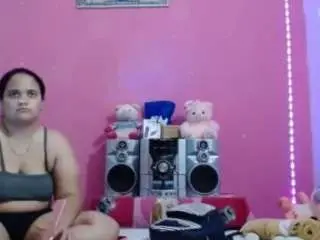 Brunnette-hot  live sex cam