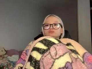 Cynthiasusmilch  live sex cam