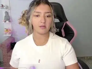Melaanyluckk  live sex cam