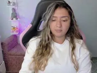 Melaanyluckk  live sex cam