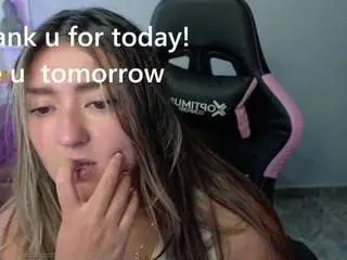 Melaanyluckk  live sex cam