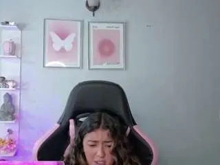Melaanyluckk  live sex cam