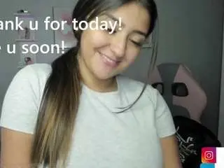 Melaanyluckk  live sex cam