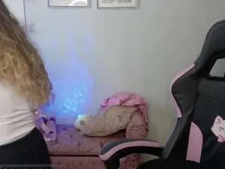 Melaanyluckk  live sex cam