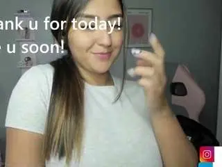 Melaanyluckk  live sex cam