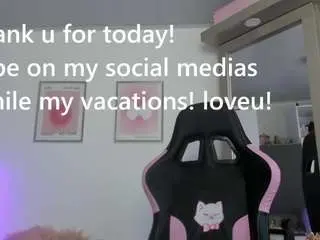 Melaanyluckk  live sex cam