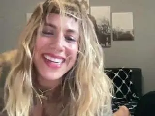 Courtneysteele  live sex cam