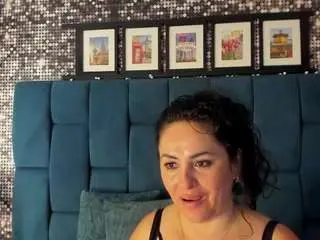 Hanny-milf  live sex cam