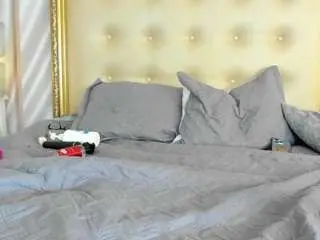 Ninabravu  live sex cam