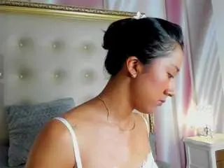 Ninabravu  live sex cam