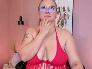 Hollie-jolie  live sex cam