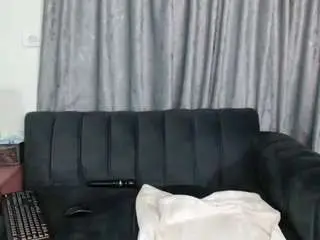 Sweethotlips102  live sex cam