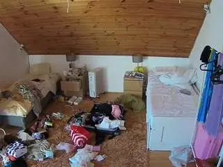 Voyeurcam-julmodels-whitebed-3  live sex cam