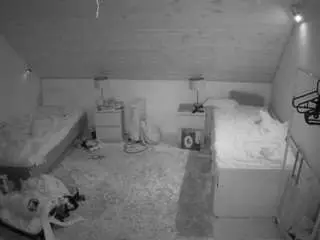 Voyeurcam-julmodels-whitebed-3  live sex cam