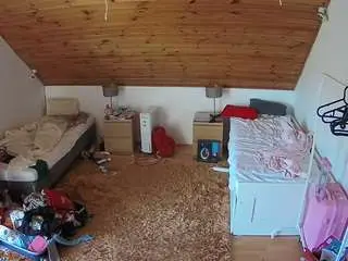 Voyeurcam-julmodels-whitebed-3  live sex cam