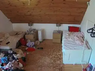 Voyeurcam-julmodels-whitebed-3  live sex cam