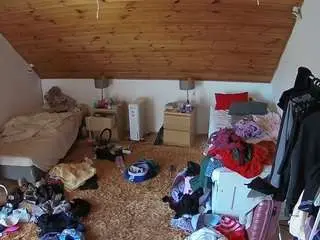 Voyeurcam-julmodels-whitebed-3  live sex cam
