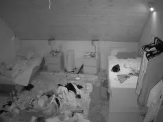 Voyeurcam-julmodels-whitebed-3  live sex cam