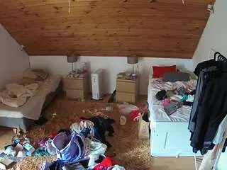 Voyeurcam-julmodels-whitebed-3  live sex cam