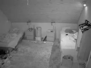 Voyeurcam-julmodels-whitebed-3  live sex cam