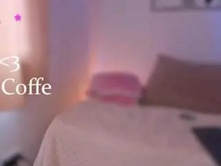 Aylinn-18  live sex cam