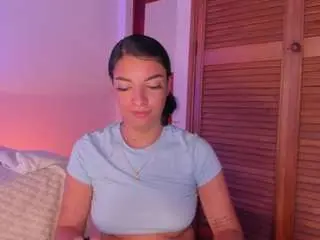 Aylinn-18  live sex cam