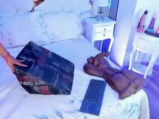 Heidifoxxx  live sex cam