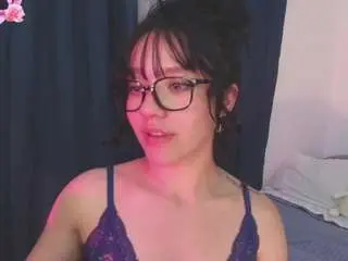 Itsliaa  live sex cam