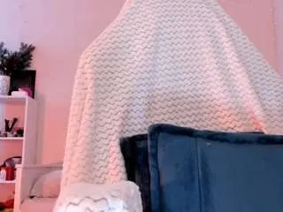 Mollyhugs  live sex cam