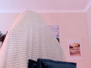 Mollyhugs  live sex cam
