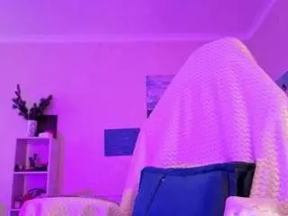 Mollyhugs  live sex cam