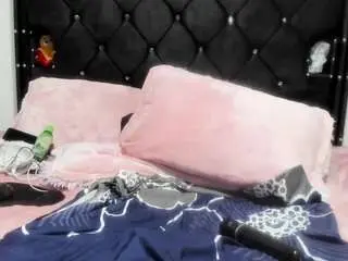 Naya-10  live sex cam