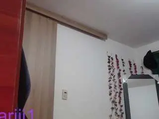 Hilari18  live sex cam