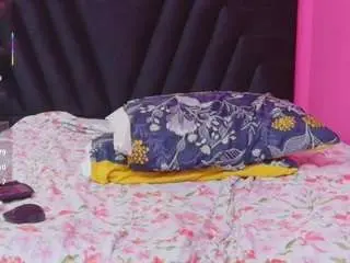 Lovethickmilf  live sex cam