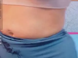 Lovethickmilf  live sex cam