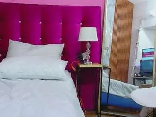 Lovethickmilf  live sex cam